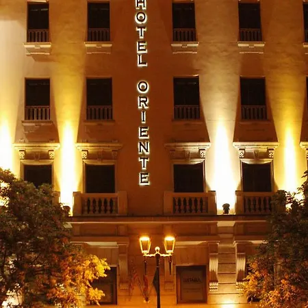 מלון Oriente 3*